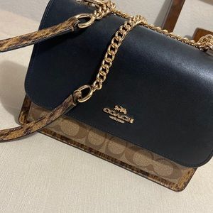 COACH crossbody handbang. No dust bag, gently used!